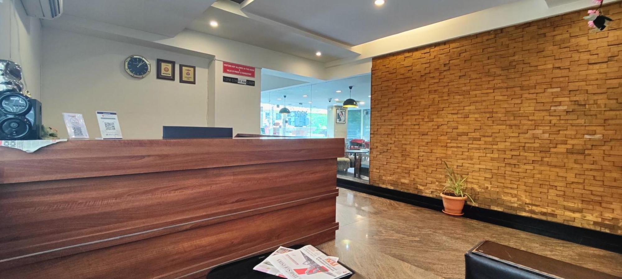 Hotel Krrish Inn - Ameerpet, Hyderabad Exterior photo